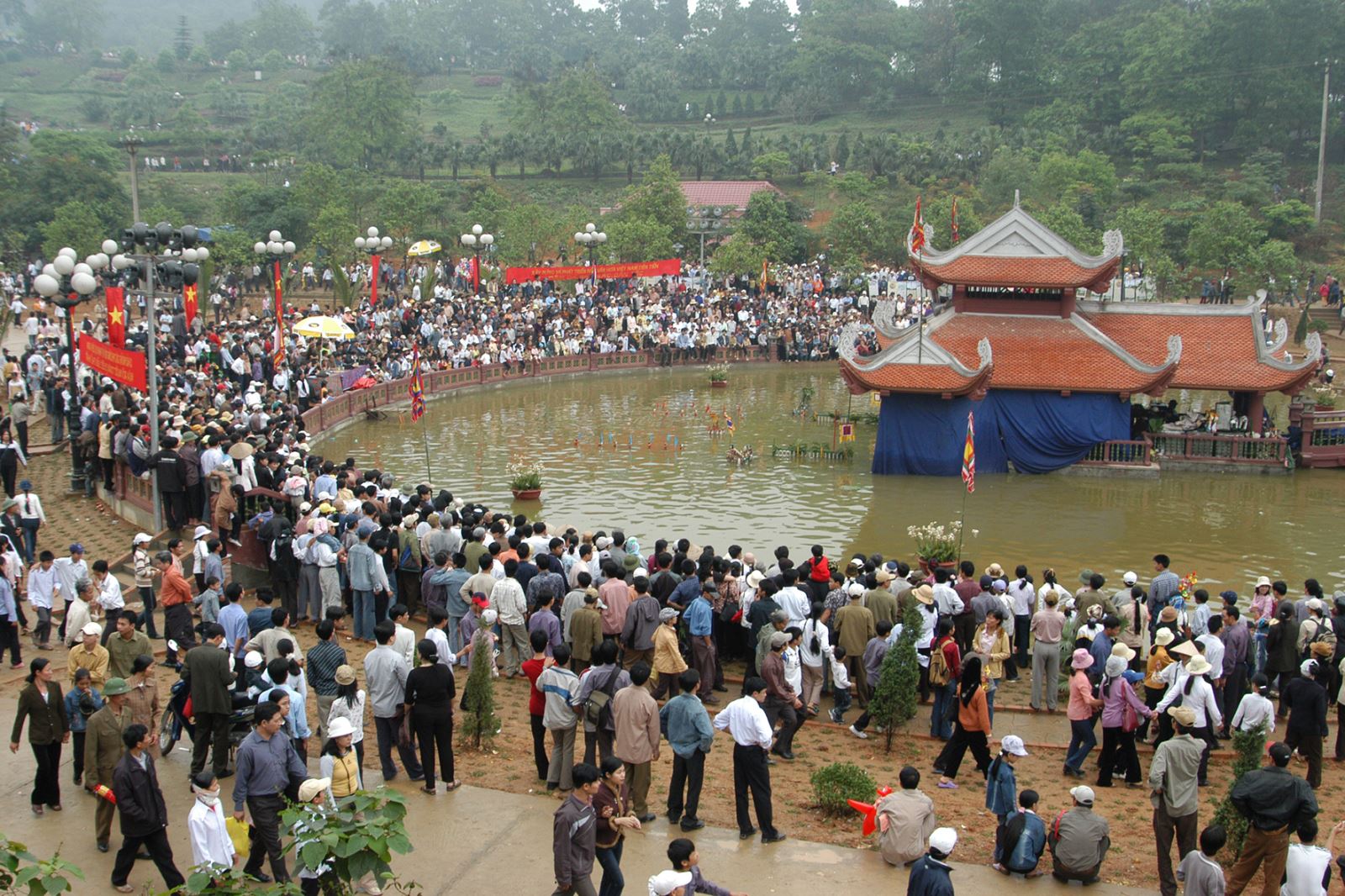 Phát huy nguồn lực di sản văn hóa trong bối cảnh phát triển kinh tế - xã hội	