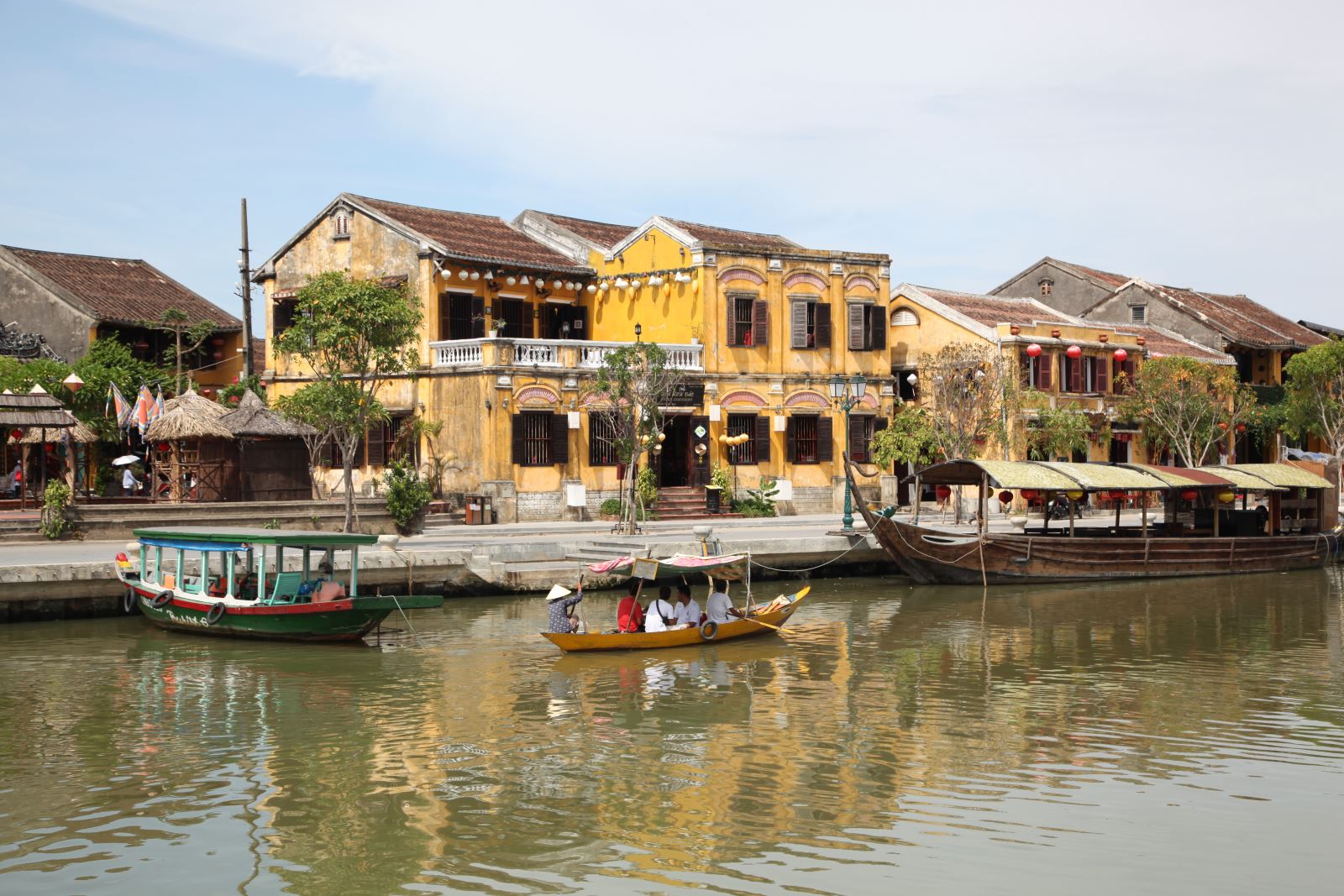 Không gian công cộng ở đô thị Việt nam hiện nay dưới góc nhìn văn hóa
