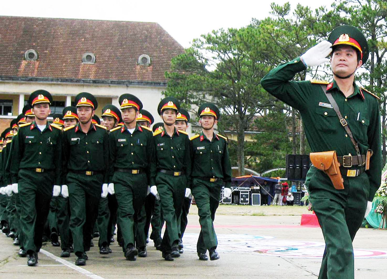 Góp phần tìm hiểu quá trình Đảng Cộng sản Việt Nam lãnh đạo xây dựng và phát triển Quân đội nhân dân Việt Nam