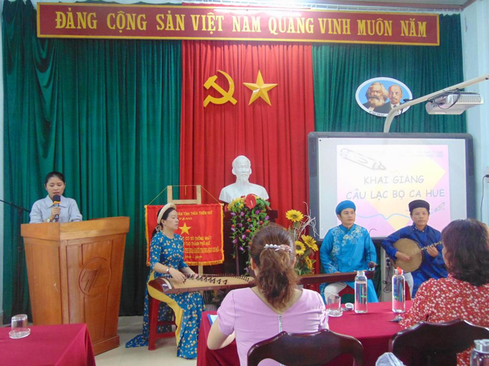 Đưa ca Huế vào trường học: Một hình thức bảo tồn, phát huy và trân trọng di sản