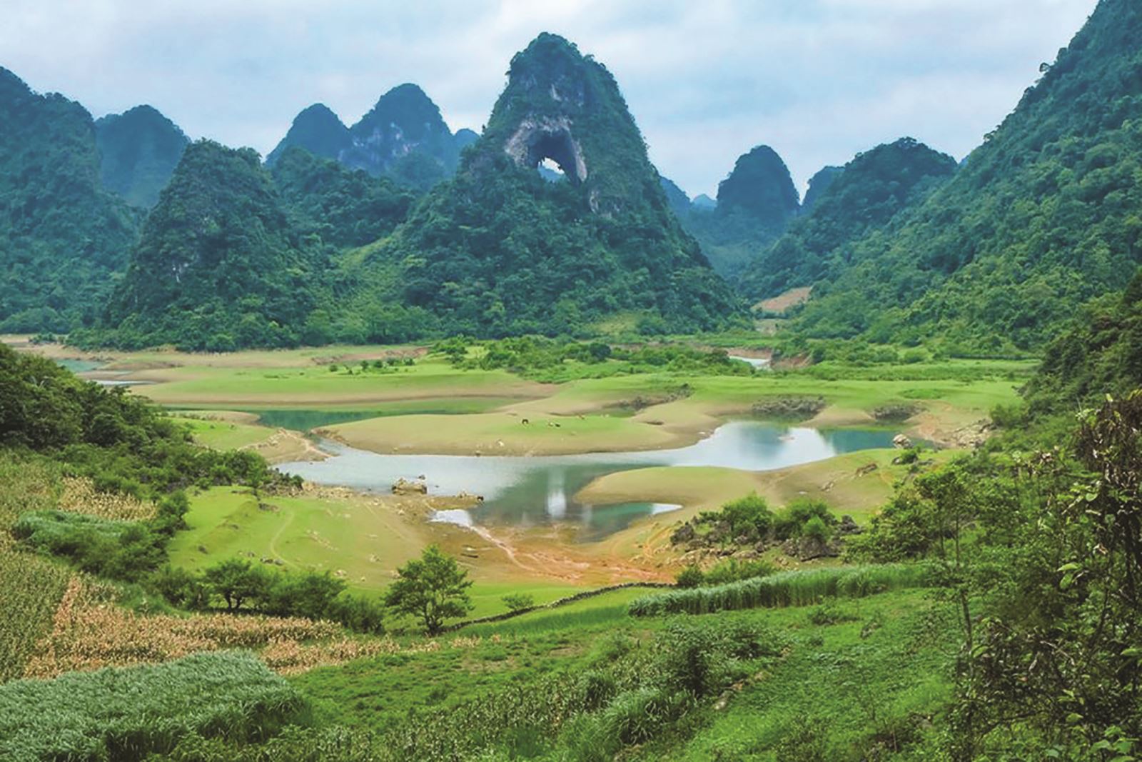 Chiêm ngưỡng núi Mắt Thần “độc nhất vô nhị” 