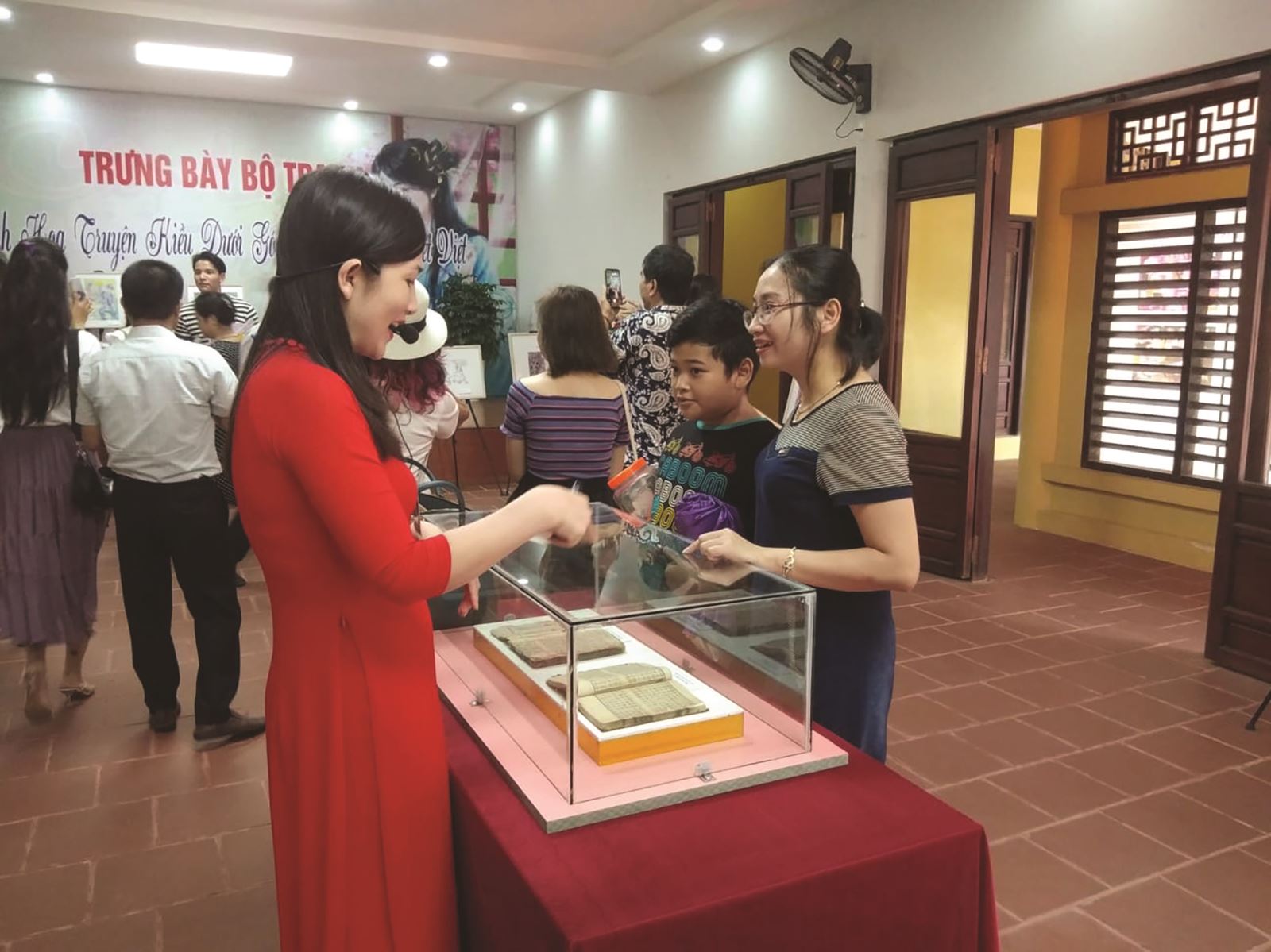 Hà Tĩnh: Triển lãm tranh minh họa Truyện Kiều và các ấn phẩm của Nguyễn Du