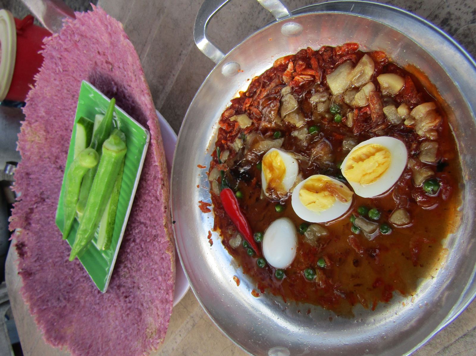 Ngọt thơm cơm cháy nhà quê