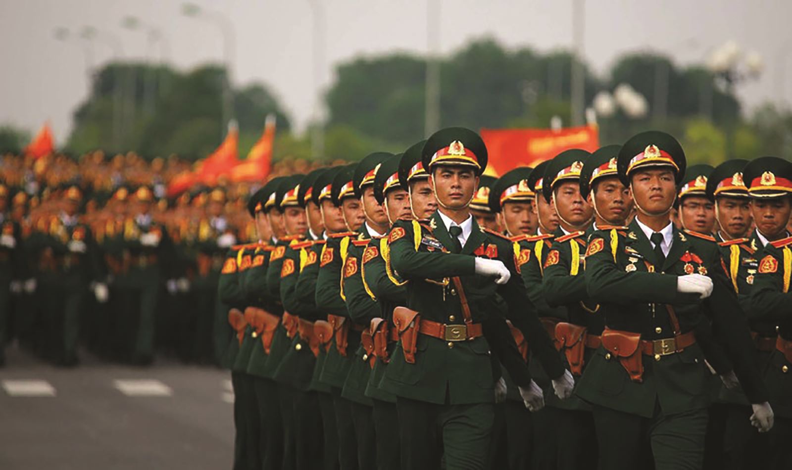 Quân đội nhân dân anh hùng của dân tộc Việt Nam anh hùng