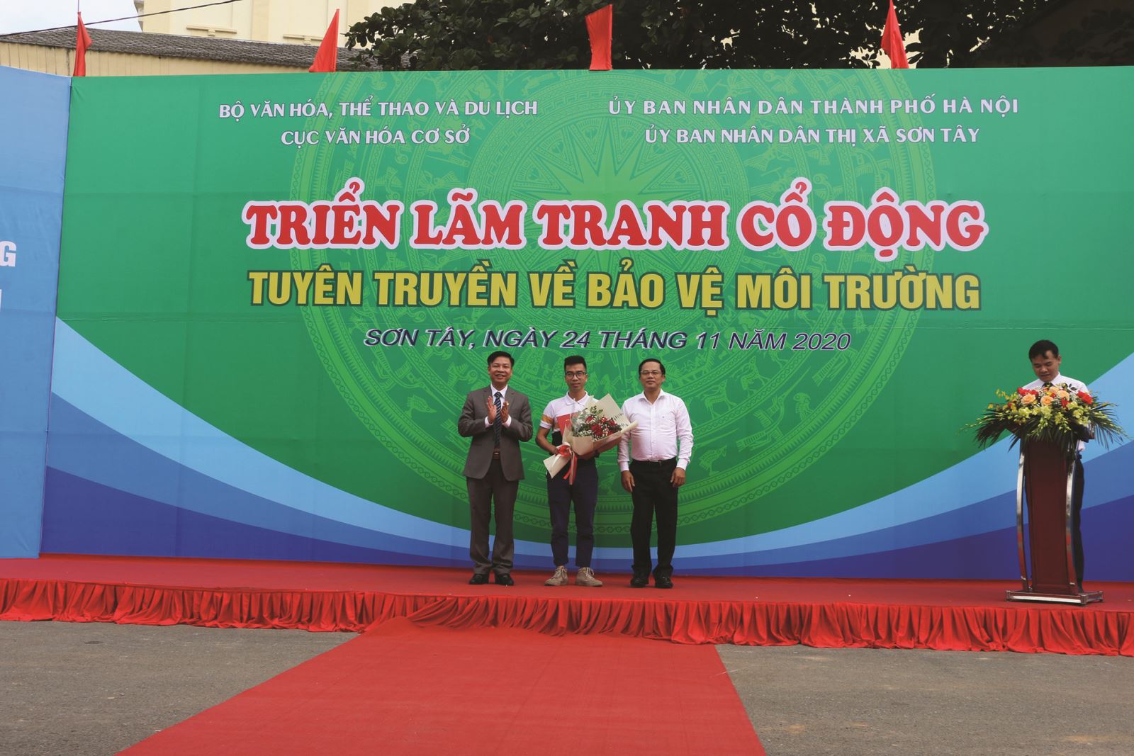 Trao giải và triển lãm tranh cổ động  tuyên truyền về bảo vệ môi trường