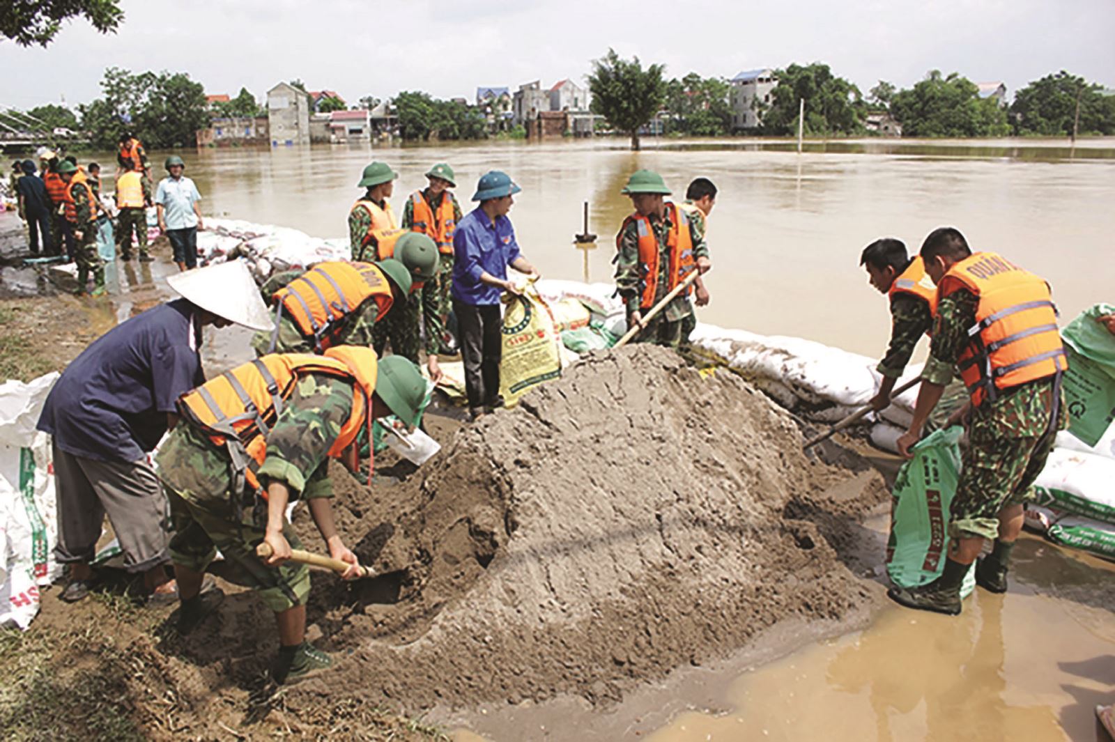 Nguồn kinh phí phục vụ hoạt động của Ban Chỉ đạo Trung ương về phòng, chống thiên tai và Ban Chỉ huy phòng, chống thiên tai và tìm kiếm cứu nạn các cấp được quy định như thế nào?