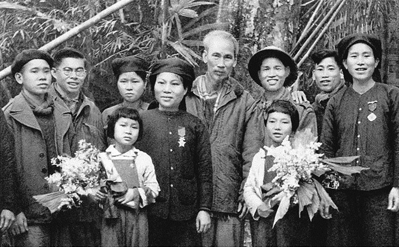 Chủ tịch Hồ Chí Minh - tấm gương sáng về thực hành tiết kiệm, chống tham ô, lãng phí