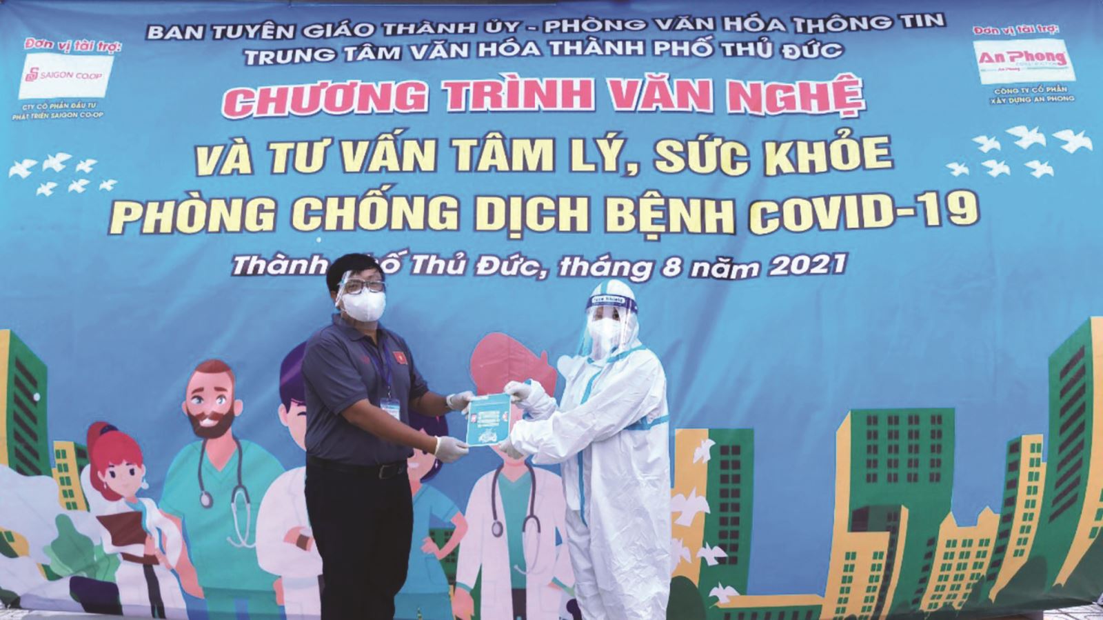 TP. HCM: Thành phố Thủ Đức đưa sách điện tử đến các khu cách ly