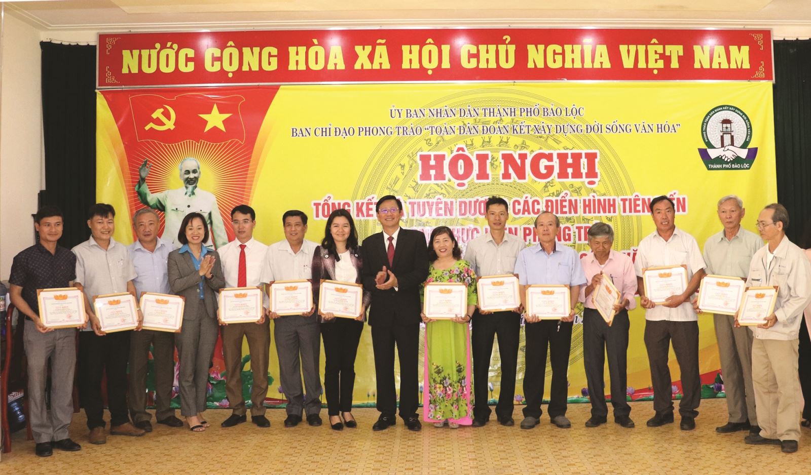 LÂM ĐỒNG: 315 cơ quan, đơn vị, doanh nghiệp đạt chuẩn văn hóa 5 năm (2016 - 2020)