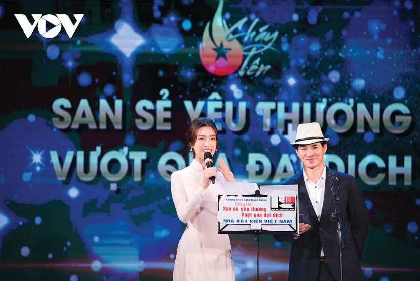 Nghệ sĩ trong mùa dịch