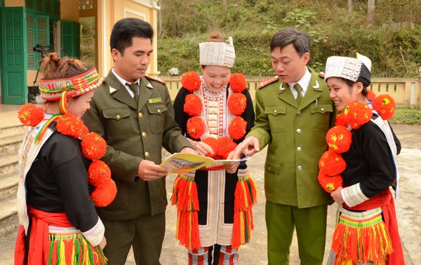 Công tác dân vận của lực lượng Công an nhân dân dưới ánh sáng Nghị quyết Đại hội XIII của Đảng