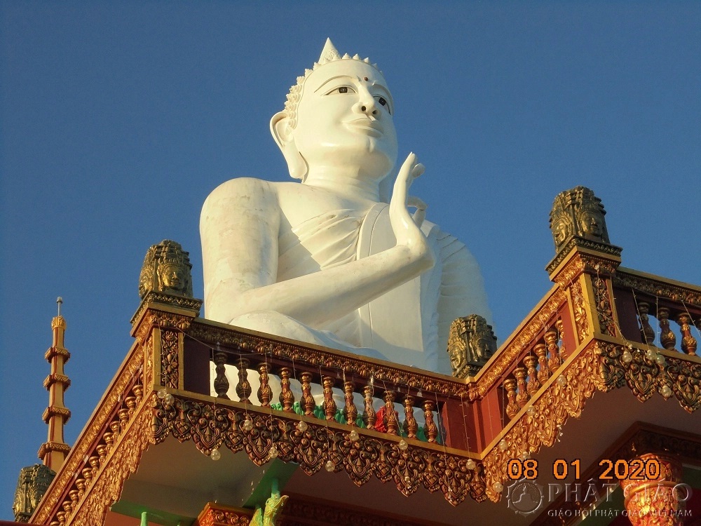 Biến đổi trong đời sống văn hóa vật chất của tu sĩ Phật giáo Nam tông Khmer ở Tây Nam Bộ