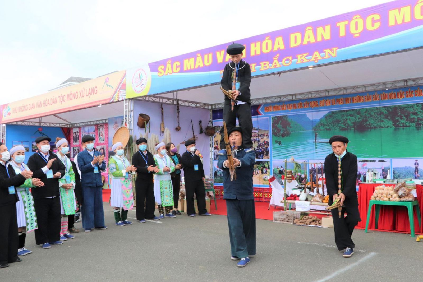 Tưng bừng ngày hội Văn hóa dân tộc Mông lần thứ III