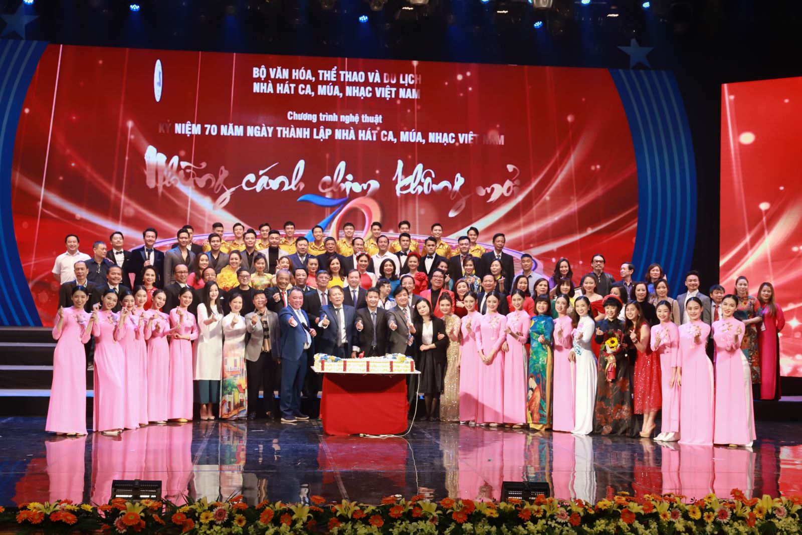 70 năm thành lập Nhà hát Ca Múa Nhạc Việt Nam: Xứng đáng là cánh chim đầu đàn của nền nghệ thuật ca múa nhạc Việt Nam