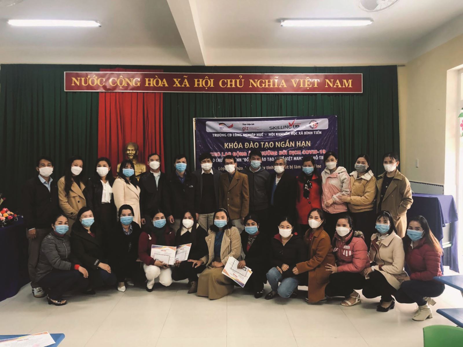 THỪA THIÊN HUẾ: Bế giảng lớp đào tạo nghề cho người lao động bị ảnh hưởng đại dịch COVID -19