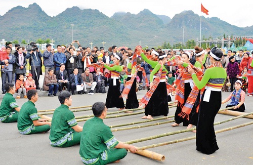 Các khái niệm và khung tiêu chí định hướng đánh giá về môi trường văn hóa trong lĩnh vực du lịch 