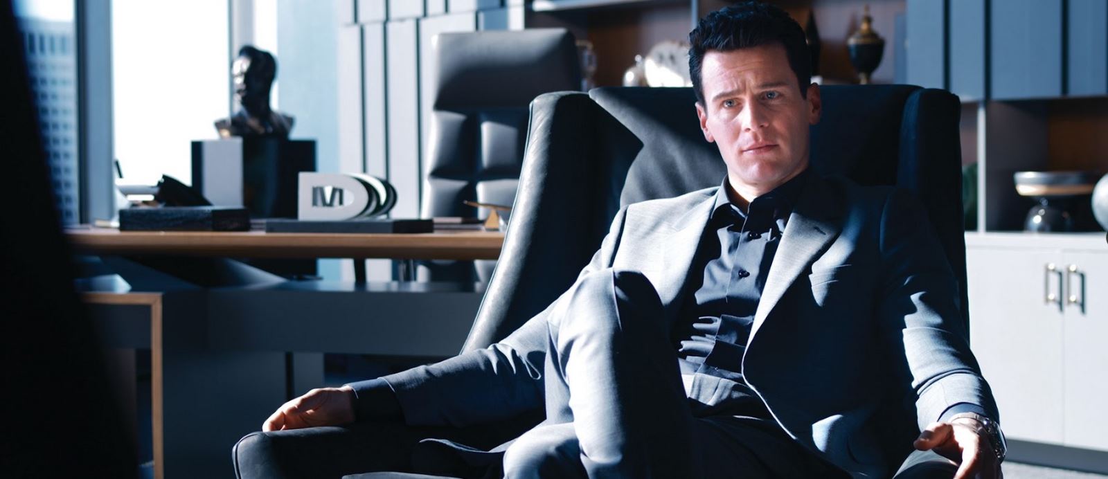 Jonathan Groff  gia nhập thế giới của Ma trận