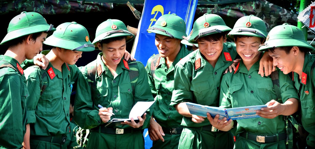 Thanh niên với hoạt động thực tiễn xây dựng môi trường văn hóa đơn vị cơ sở trong quân đội hiện nay