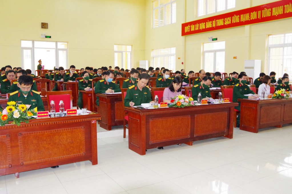 Đấu tranh ngăn chặn suy thoái về tư tưởng chính trị, đạo đức, lối sống trong cán bộ, đảng viên theo tinh thần Nghị quyết Đại hội XIII của Đảng