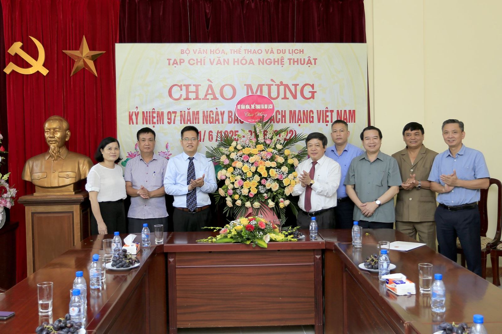 Thứ trưởng Bộ VHTTDL Đoàn Văn Việt chúc mừng Tạp chí Văn hóa Nghệ thuật nhân ngày Báo chí Cách mạng Việt Nam