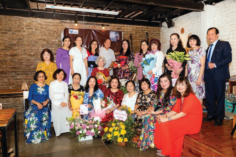 Bùi Kim Anh: người đàn bà làm thơ