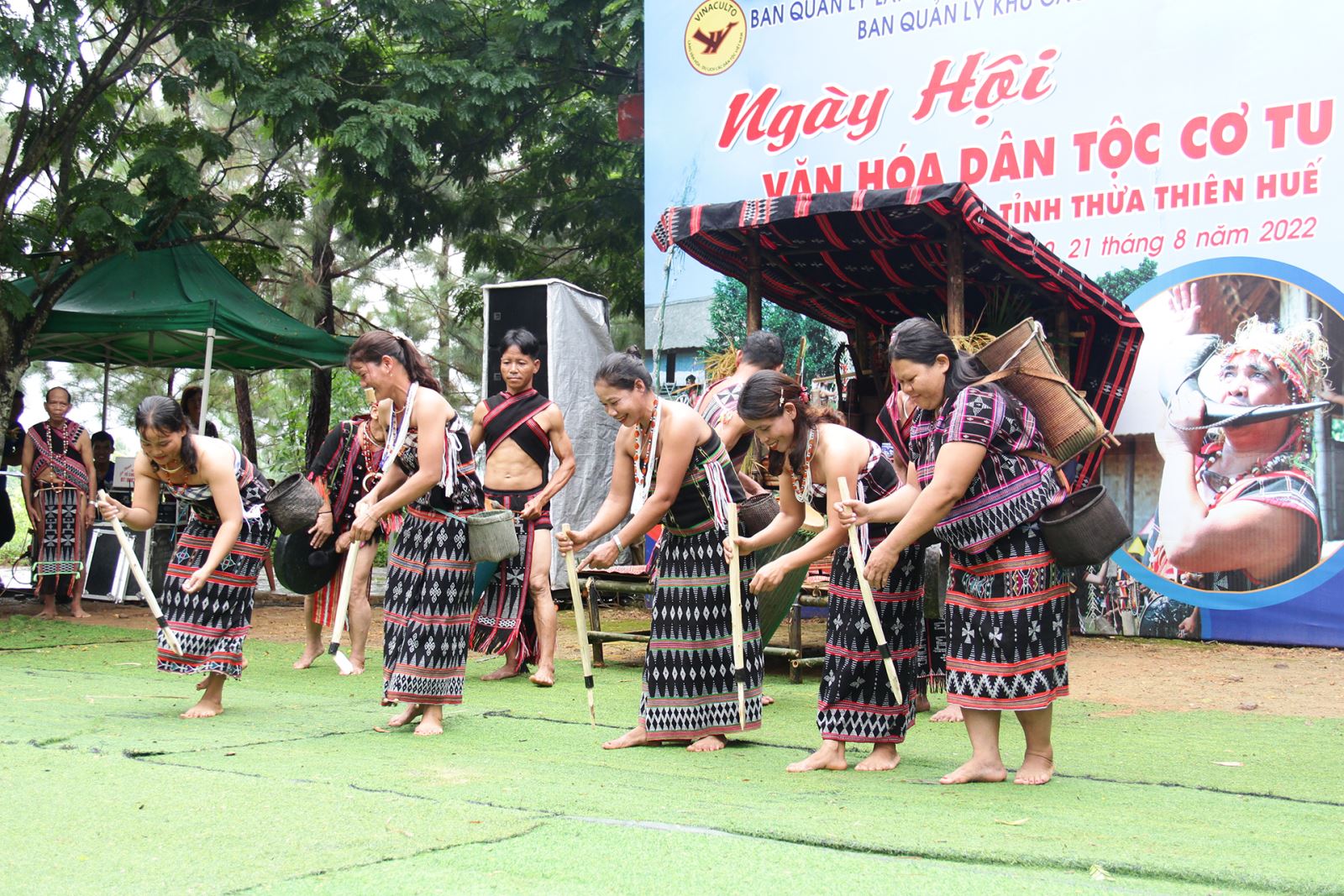 Tái hiện lễ mừng lúa mới của đồng bào Cơ Tu