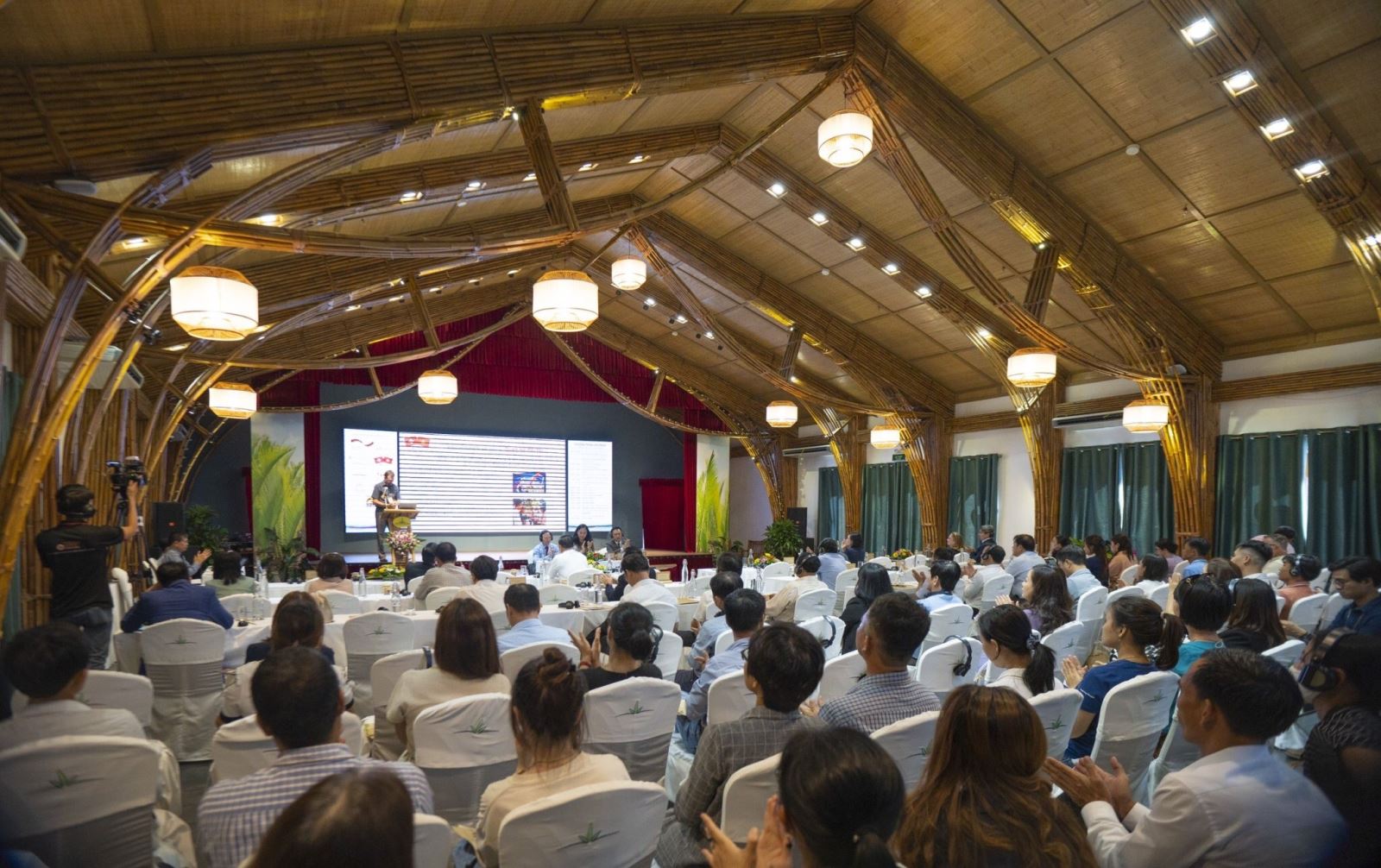 "Du lịch xanh trên nền tảng văn hóa Quảng Nam"