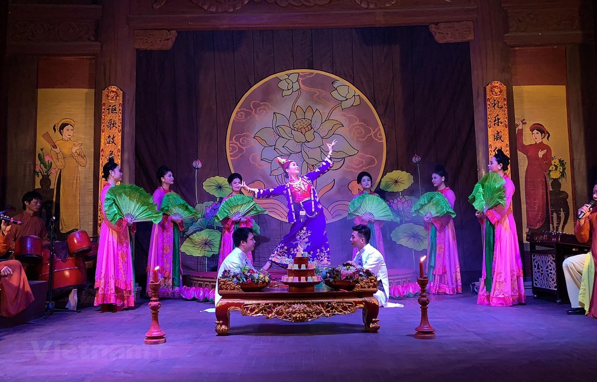 Đặc điểm của múa trong lên đồng