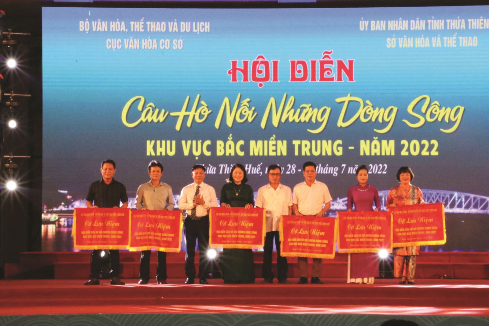 Hội diễn Câu hò nối những dòng sông:  Tôn vinh các loại hình dân ca khu vực Bắc miền Trung