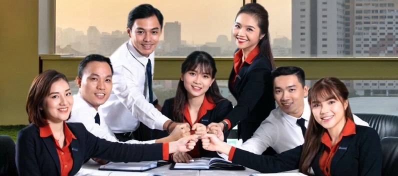 Những vấn đề về văn hóa trang phục nơi công sở hiện nay