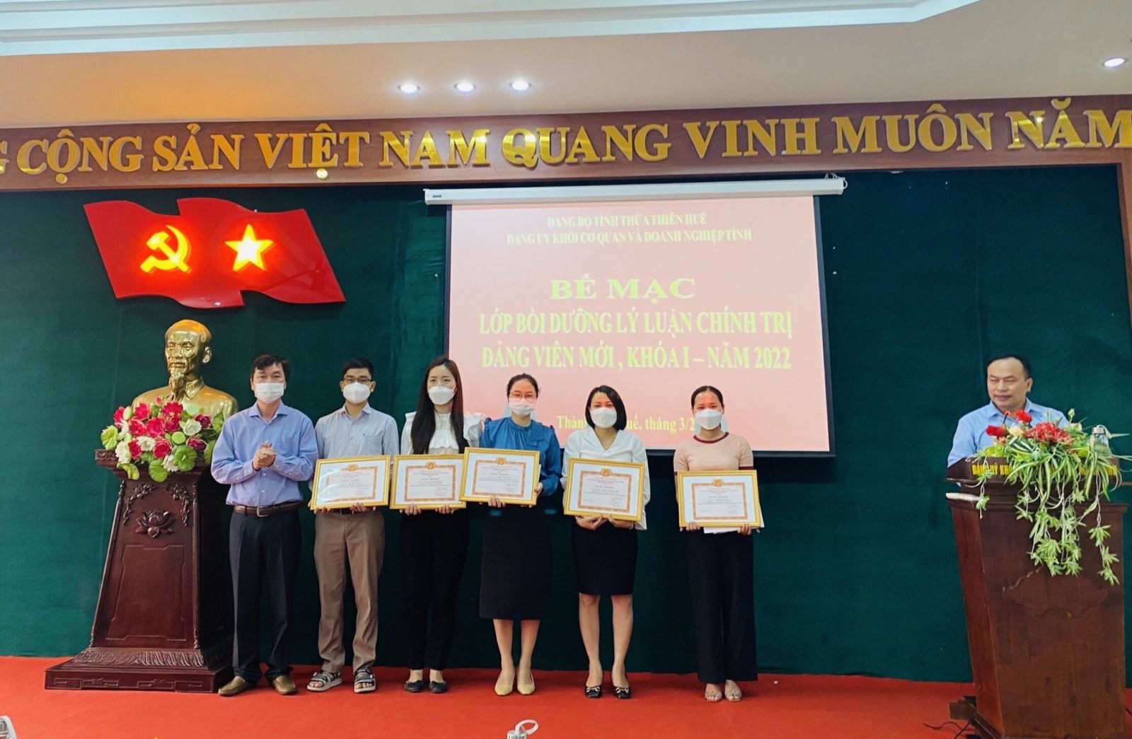 Xây dựng đạo đức, lối sống cho cán bộ, đảng viên: Những vấn đề đặt ra - Bài 3: "Toa thuốc" chữa bệnh suy thoái