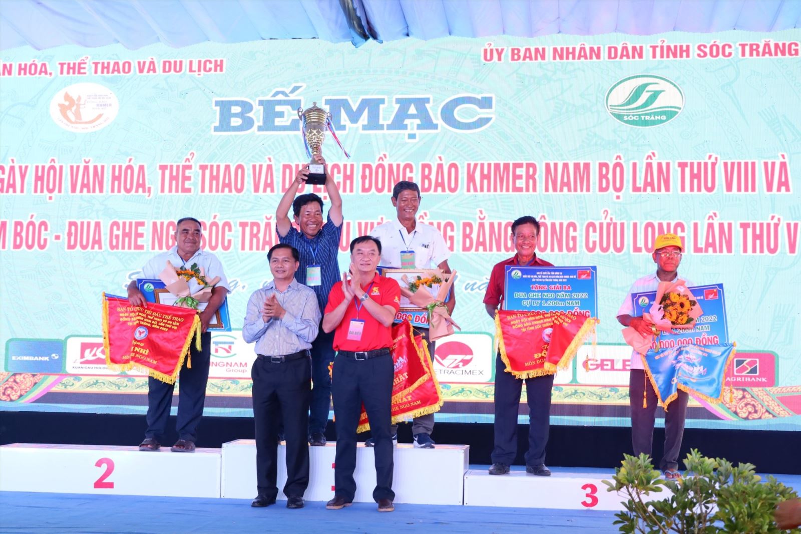 Bế mạc Ngày hội VHTTDL đồng bào Khmer Nam Bộ lần thứ VIII và Lễ hội Óoc om bóc đua ghe ngho Sóc Trăng