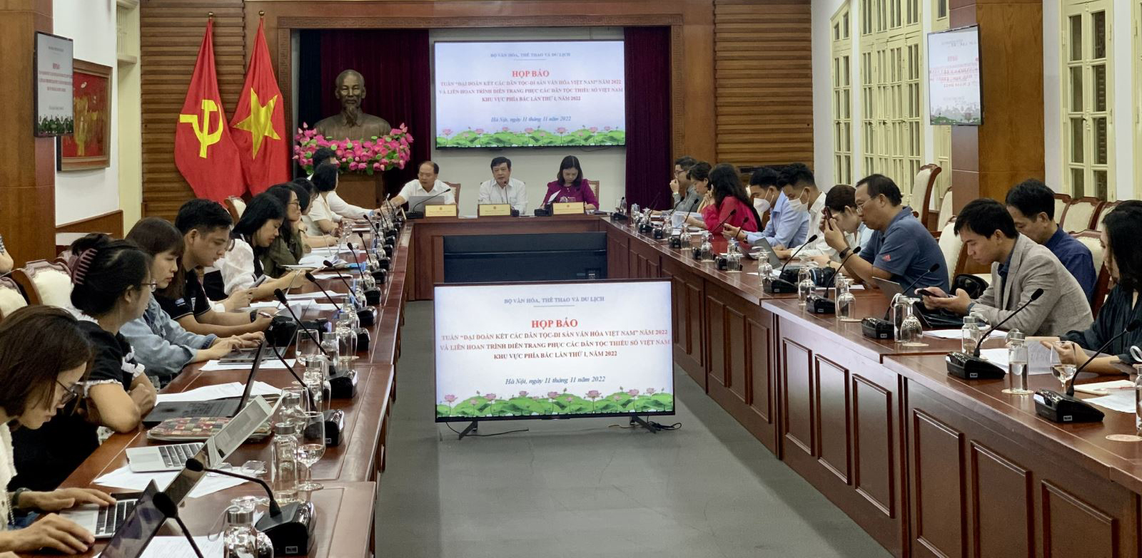 Phong phú các hoạt động tôn vinh, quảng bá di sản văn hóa tại Làng VH-DL các dân tộc Việt Nam