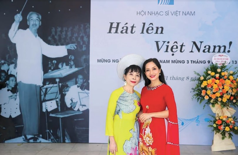 Nhà giáo, NSND Mai Phương, người nặng lòng với tiếng đàn Tỳ bà