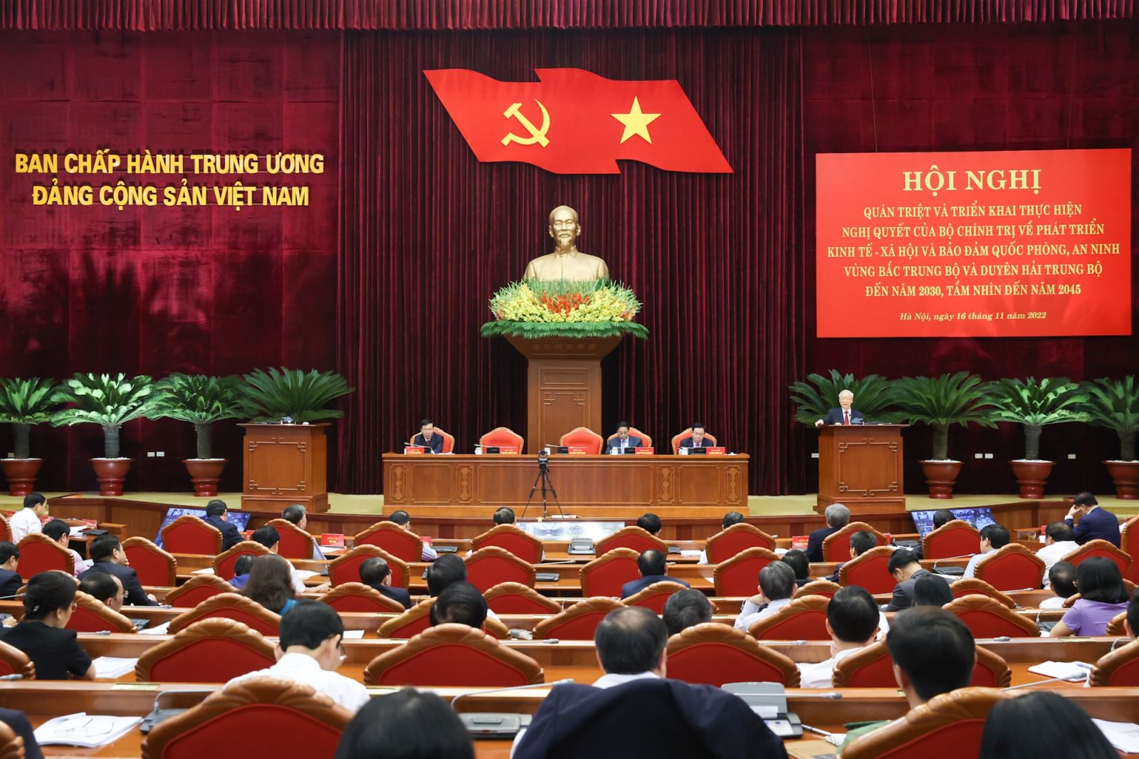 Đẩy mạnh hoàn thiện cơ chế, chính sách phát triển vùng Bắc Trung Bộ và Duyên hải Trung Bộ