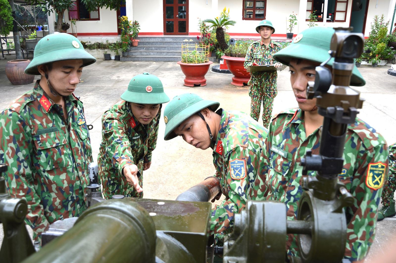 Giải pháp xây dựng môi trường văn hóa ở Trường Sĩ quan Pháo binh