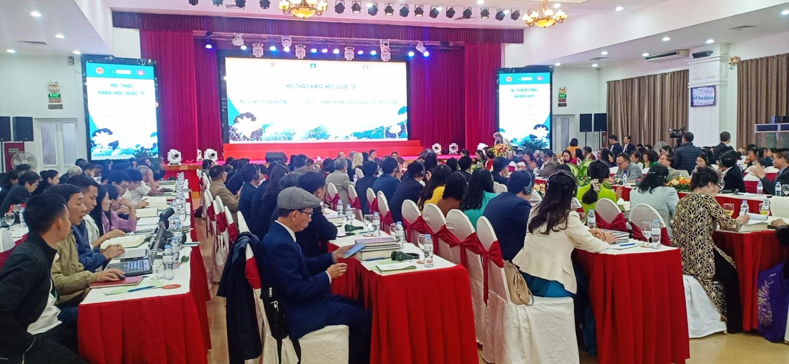 Nữ sĩ Hồ Xuân Hương và giá trị trường tồn của một di sản 