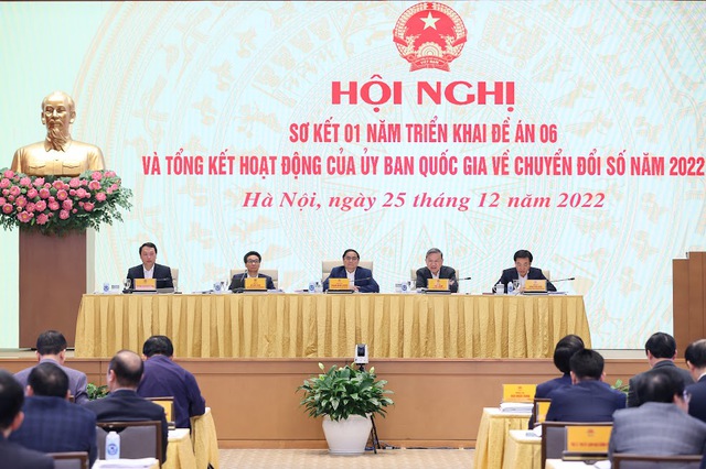 Tập trung hoàn thiện thể chế, thúc đẩy chuyển đổi số quốc gia