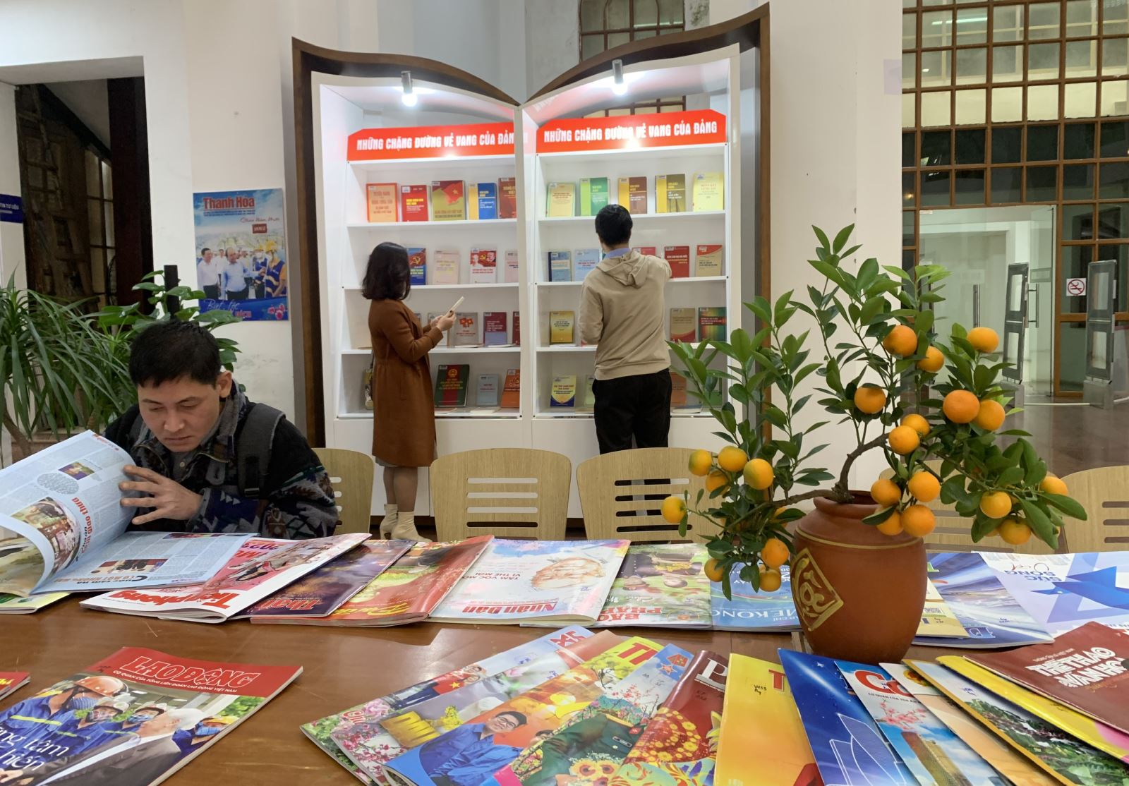 Thư viện Quốc gia Việt Nam trưng bày tư liệu “Mùa Xuân dâng Đảng”