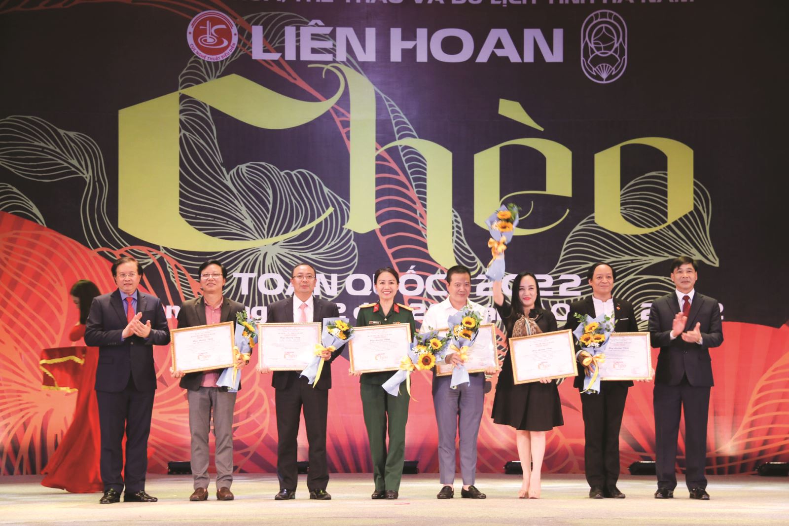 Một năm bộn bề với  nhiều sự kiện và thành tựu