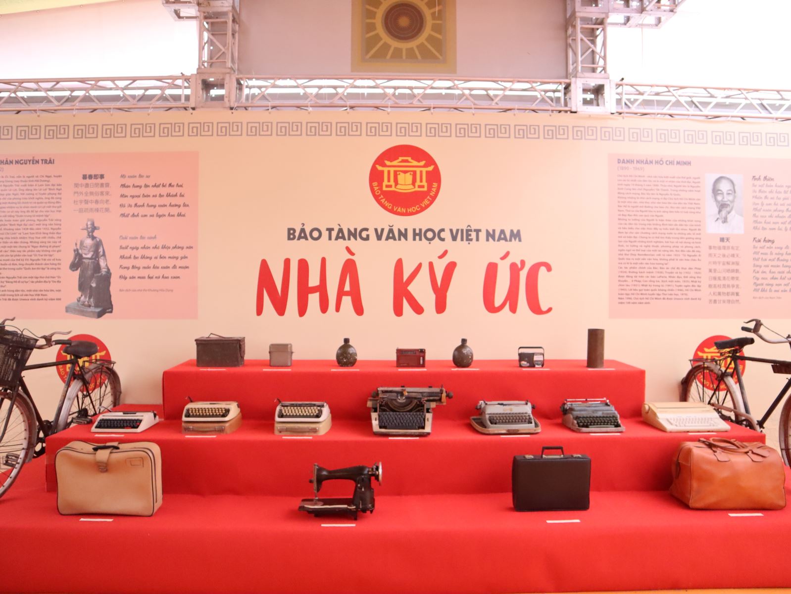Nhiều kỷ vật quý của các nhà thơ được trưng bày tại “Nhà Ký ức”