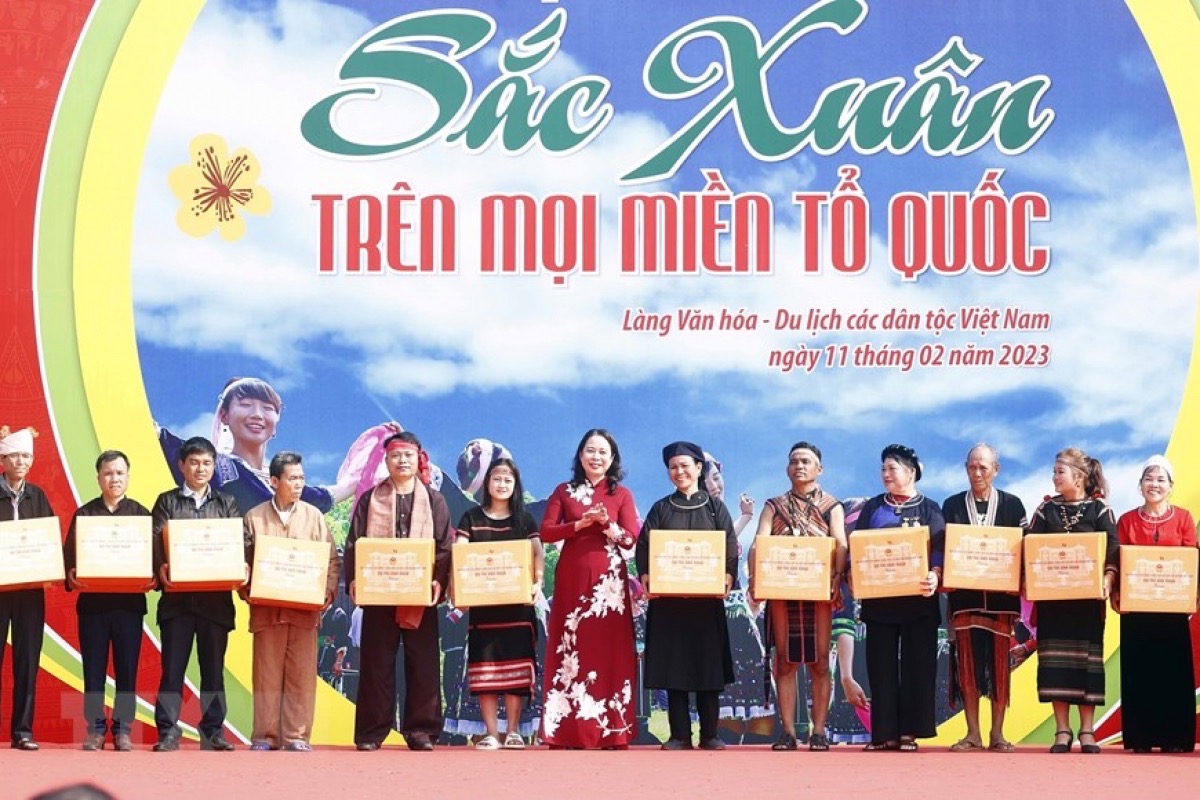 Ngày hội "Sắc Xuân trên mọi miền Tổ quốc" năm 2023: Tiếp tục phát huy, lan tỏa những giá trị văn hóa truyền thống tốt đẹp