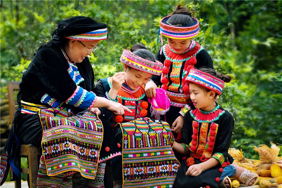 Mối quan hệ giữa tăng trưởng kinh tế và phát triển văn hóa ở Việt Nam hiện nay: Những vấn đề đặt ra