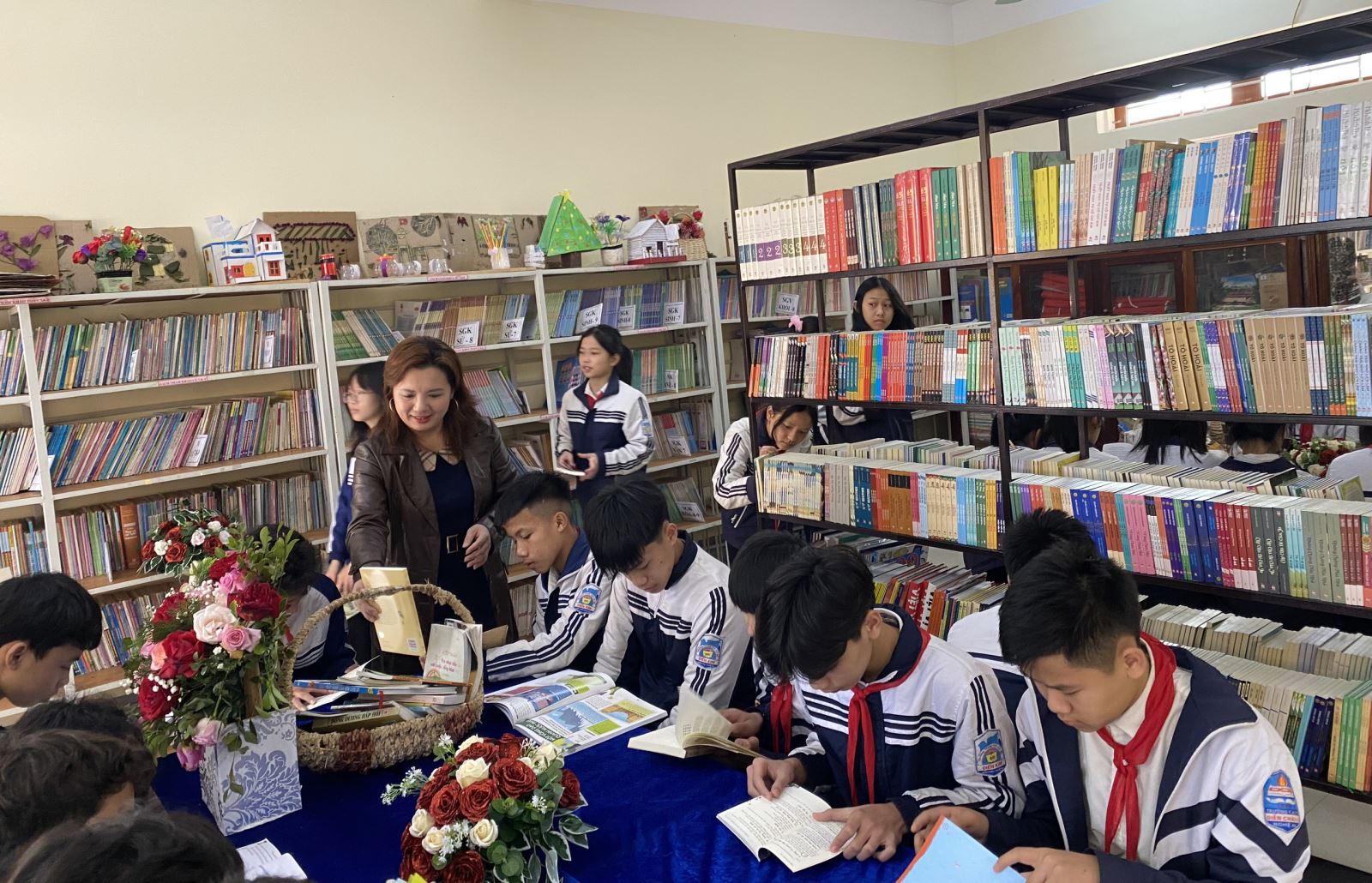 Khai trương thư viện Búp Sen Xanh