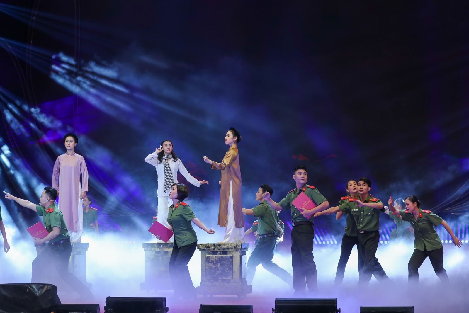 Chương trình Nghệ thuật đặc biệt “Lời Người - Ánh dương dẫn lối”