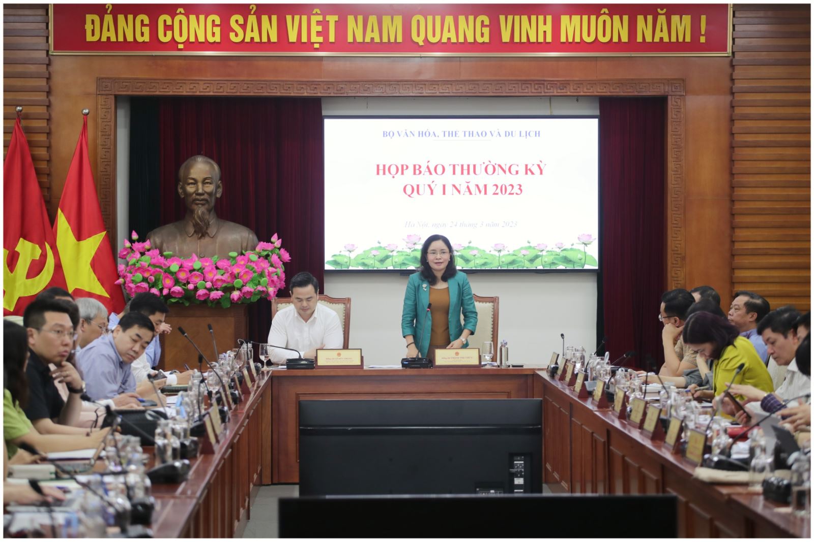 Xử lý vấn đề tồn đọng ở Hãng phim truyện Việt Nam: Nhìn thẳng vào những khó khăn, vướng mắc để tháo gỡ từng bước 