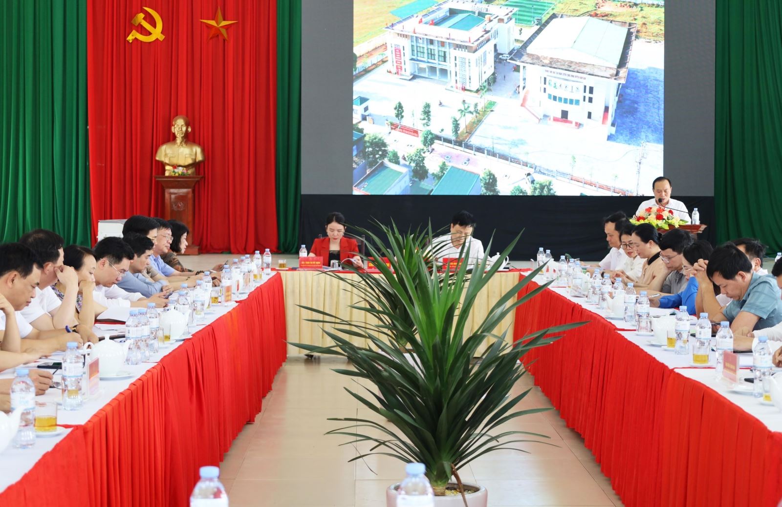 Bàn các giải pháp phát huy hệ thống thiết chế văn hóa, thể thao trên địa bàn Nghệ An