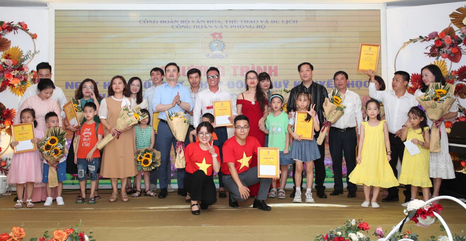 Tưng bừng Chương trình Ngày hội tuổi thơ và Gala Tiếng hát công đoàn viên Công đoàn Văn phòng Bộ VHTTDL lần thứ Nhất