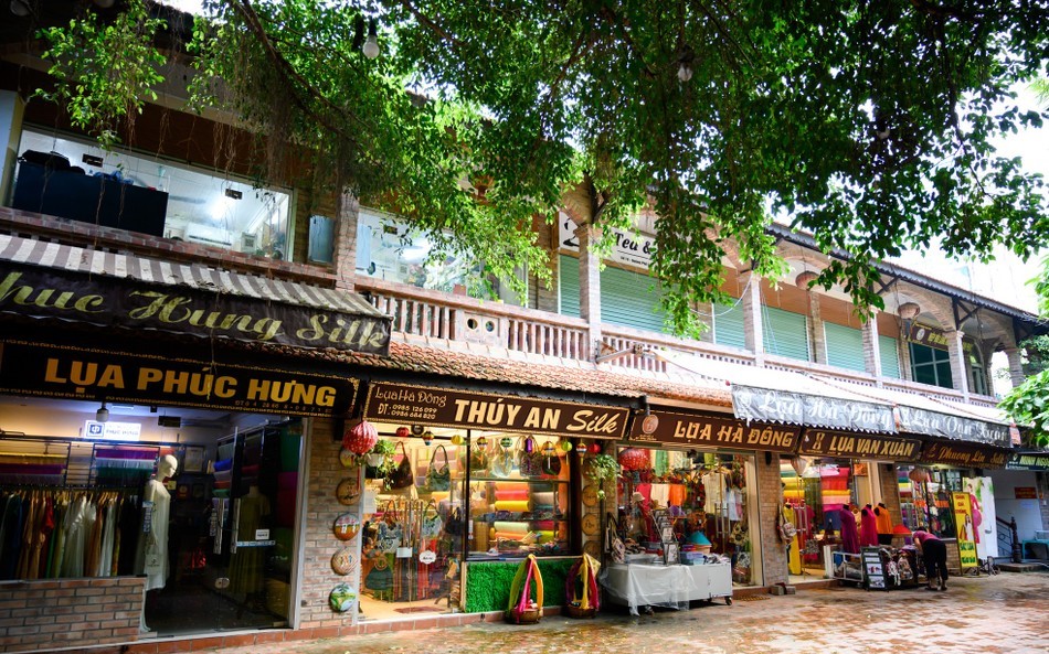 Giải pháp về xây dựng thương hiệu cho sản phẩm của làng nghề truyền thống ở Hà Nội