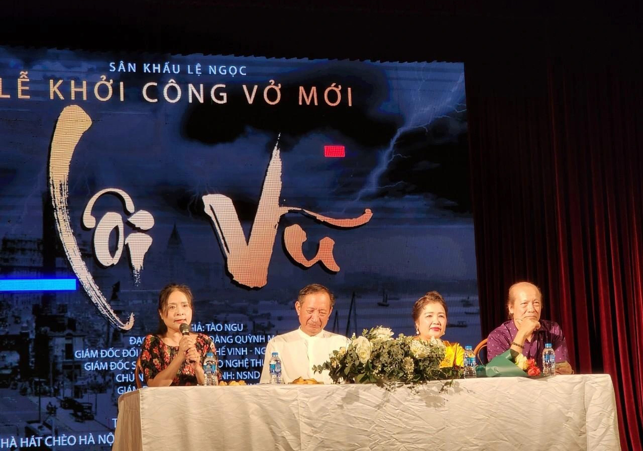 Sân khấu Lệ Ngọc khai trương vở mới “Lôi vũ”